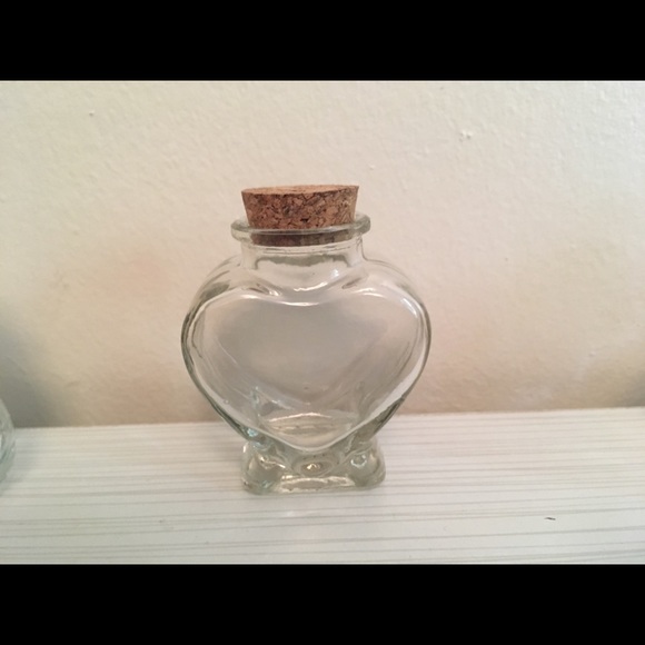 Strawberry scented relaxation heart shaped candle - Picture 3 of 3